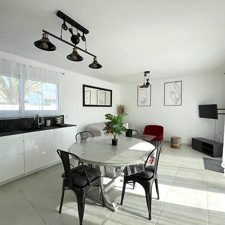 Casa de Férias Maison Chez Les 4 M